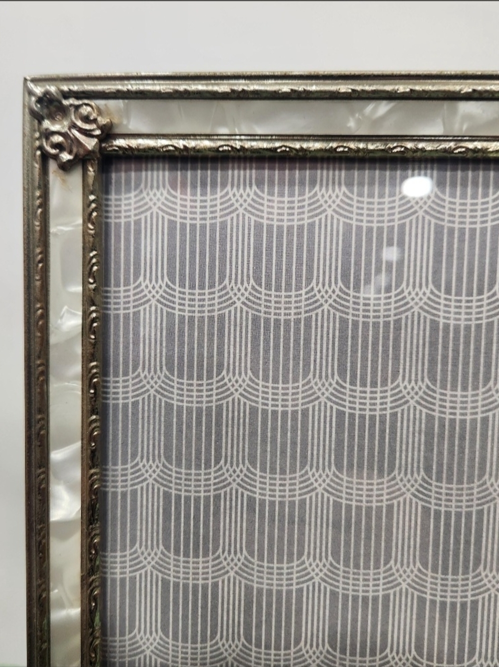 Midcentury modern vintage 8x10 picture frame with mother of pearl inlay - Picture 2 of 3